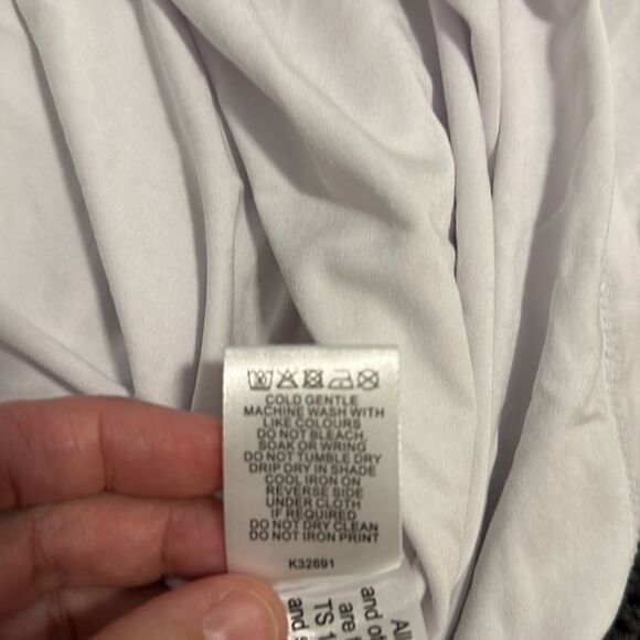 Basics by Taking Shape 1X White Mesh Oversized Comfy Sleeveless Tank Top - Picture 11 of 11